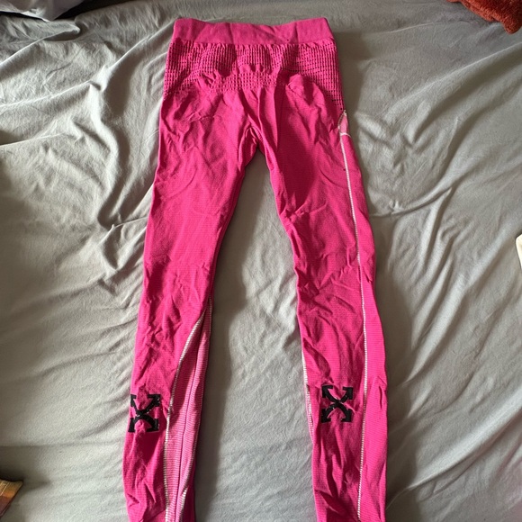 Off-White Pink Ribbed Leggings - Picture 2 of 4